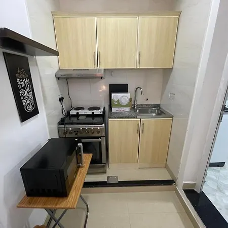 Private Cozy Furnished Studio No 14 Khalidiya Park Villa Abu Dhabi Uae Exterior photo