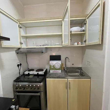 Private Cozy Furnished Studio No 14 Khalidiya Park Villa Abu Dhabi Uae Exterior photo